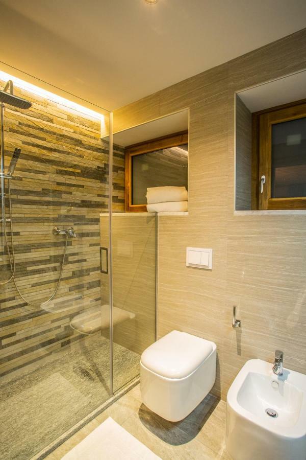 Alpine Rooms Guesthouse Breuil-Cervinia Exteriör bild