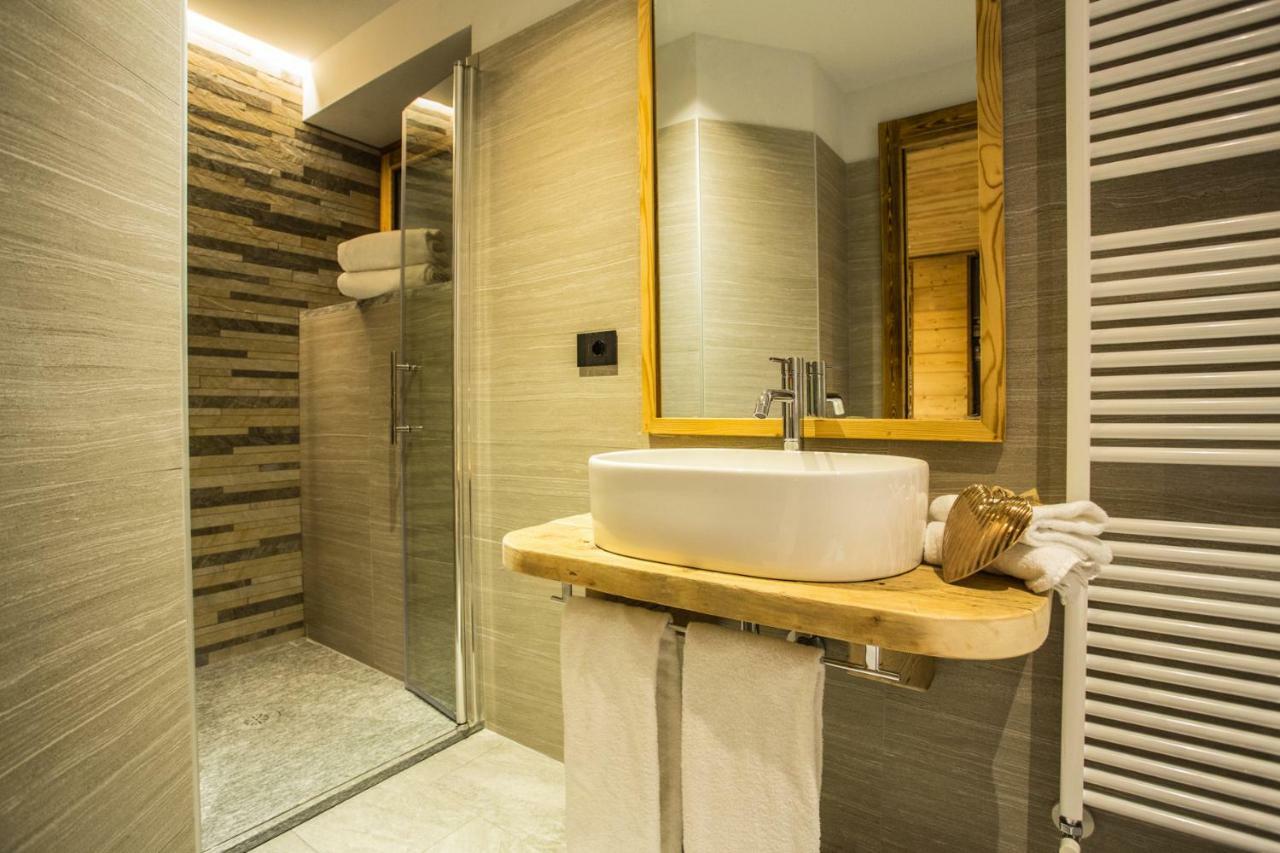 Alpine Rooms Guesthouse Breuil-Cervinia Exteriör bild