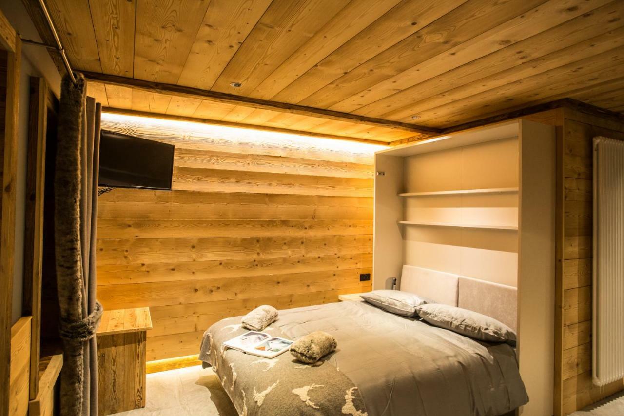 Alpine Rooms Guesthouse Breuil-Cervinia Exteriör bild