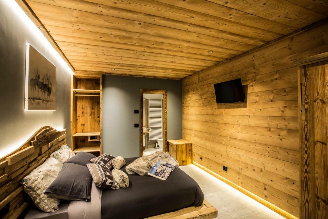 Alpine Rooms Guesthouse Breuil-Cervinia Exteriör bild