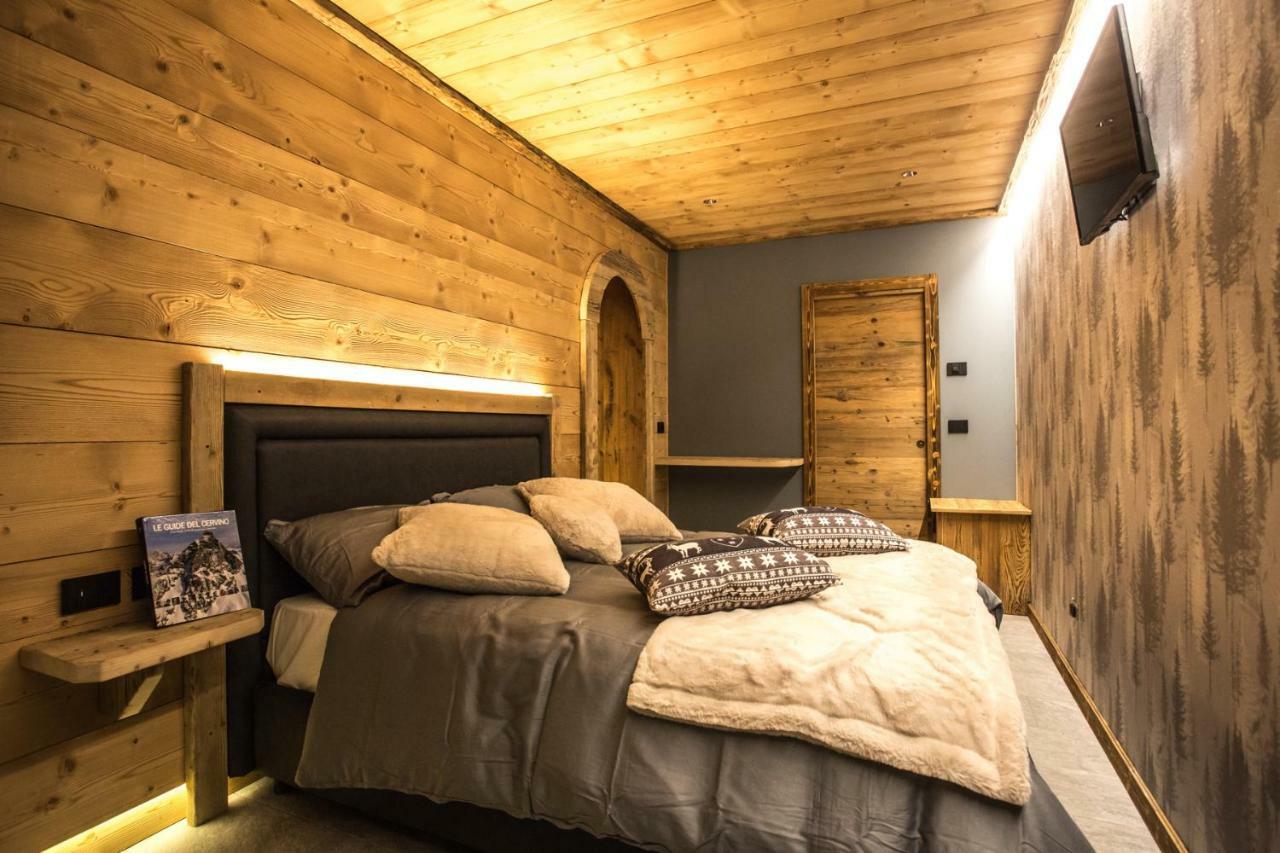 Alpine Rooms Guesthouse Breuil-Cervinia Exteriör bild