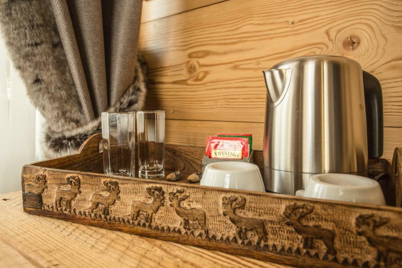Alpine Rooms Guesthouse Breuil-Cervinia Exteriör bild