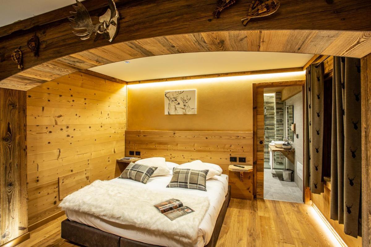 Alpine Rooms Guesthouse Breuil-Cervinia Exteriör bild