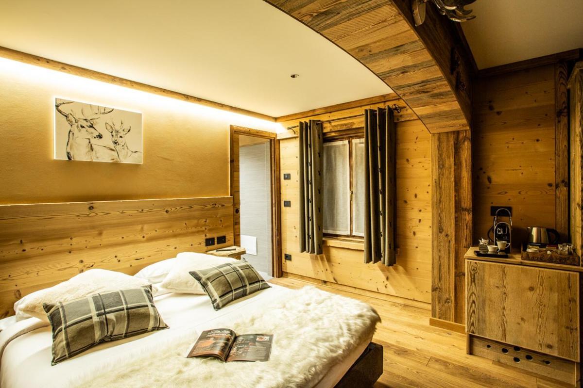 Alpine Rooms Guesthouse Breuil-Cervinia Exteriör bild